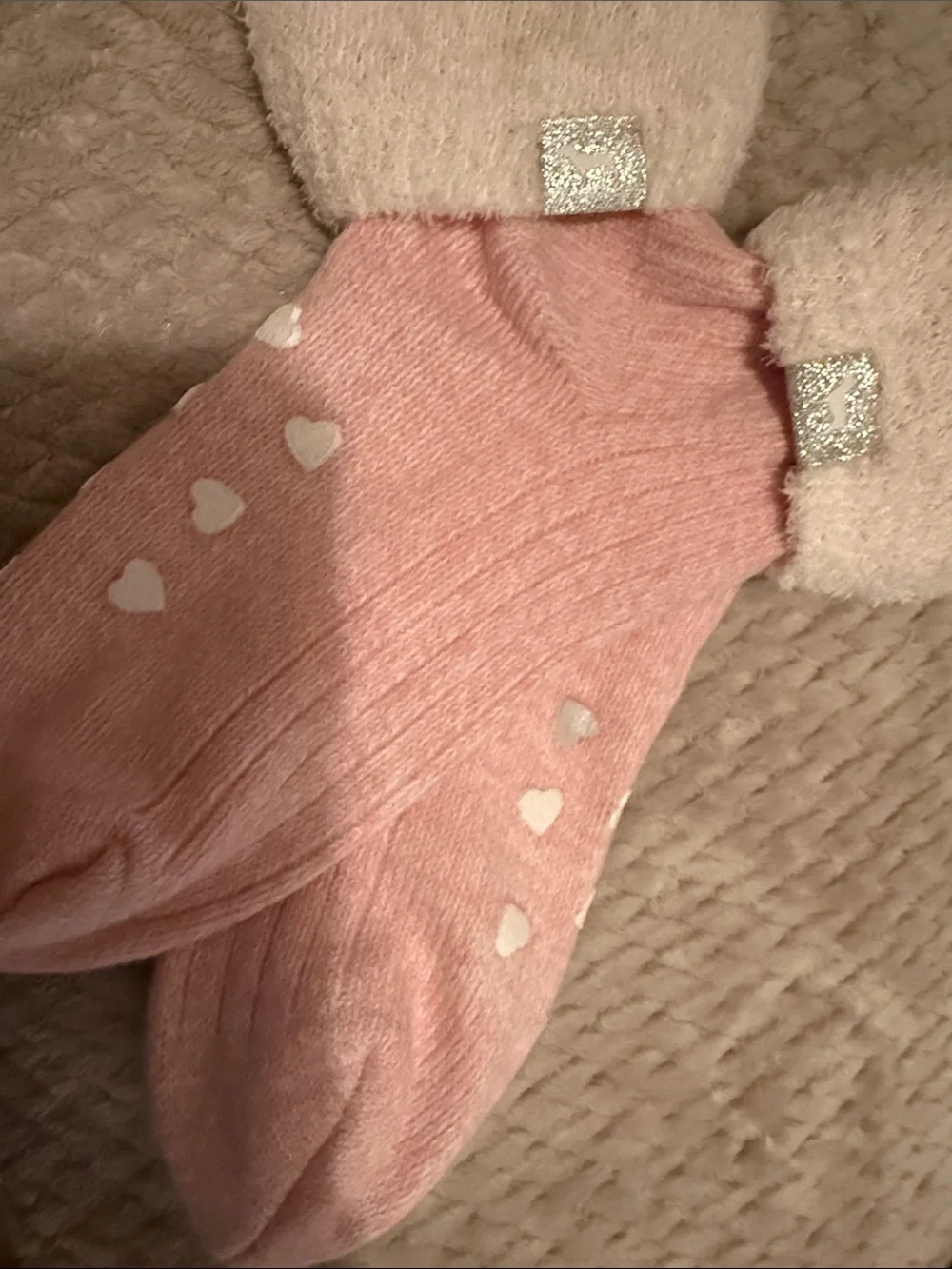 NWOT PINK Victoria's Secret Plush Crew Socks with hearts and dog logo at cuff.